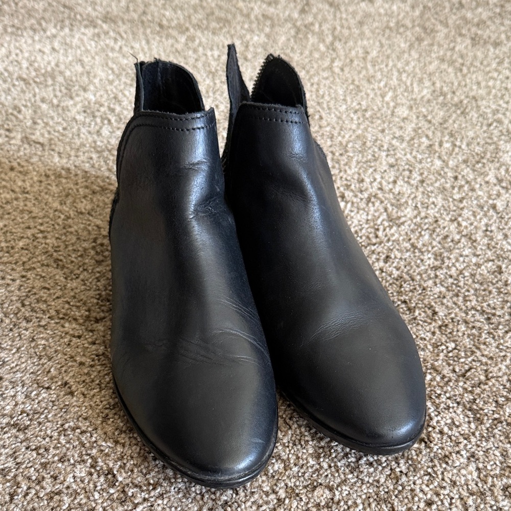 Kenneth Cole Reaction Black Ankle Boots
